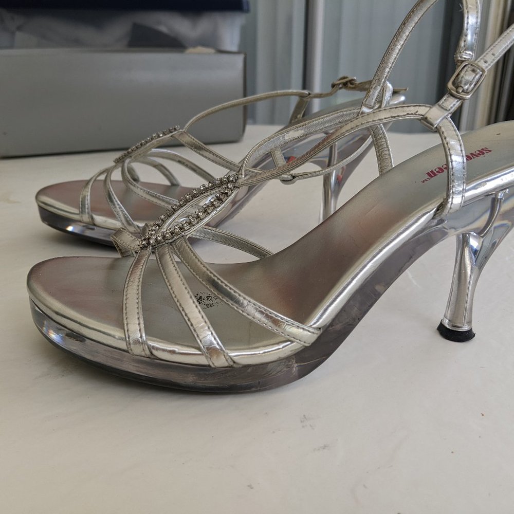 Seventeen prom/homecoming heel